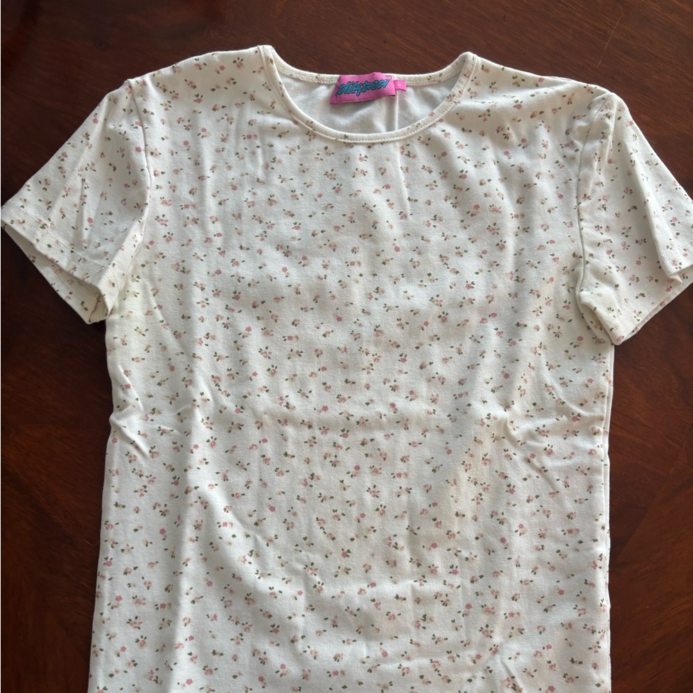 Edikted White Floral Tee size small